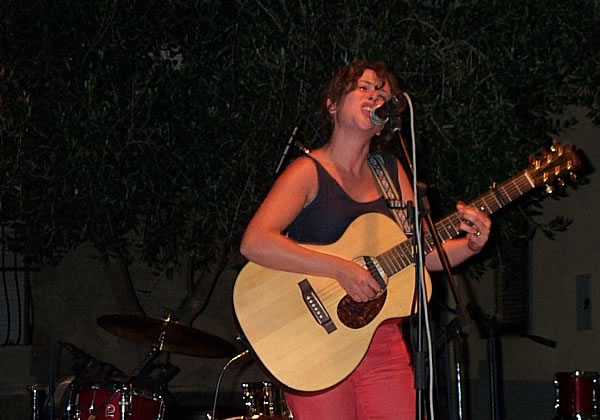 03polly.jpg - 04 Jul 2004