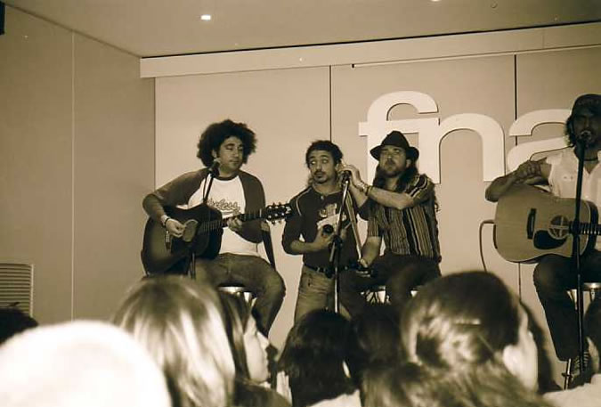 Torino, Showcase acustico alla FNAC, 25 Maggio 2002 - Foto di Mec - 17 Aug 2004