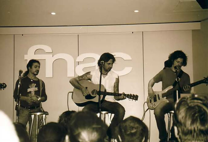 Torino, Showcase acustico alla FNAC, 25 Maggio 2002 - Foto di Mec - 17 Aug 2004