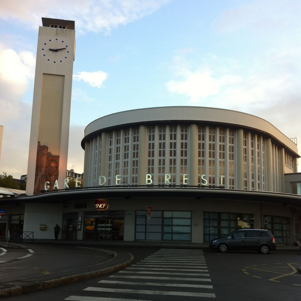 l'esterno della stazione di Brest, in Bretagna